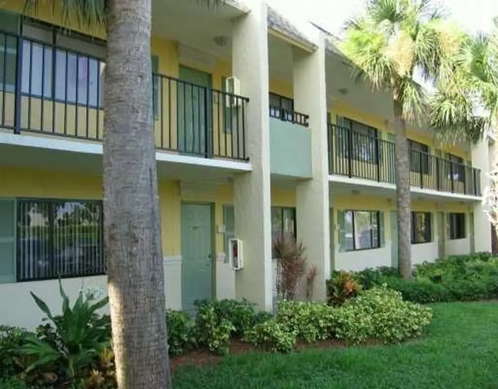 1205 Meadows Circle Boynton Beach FL 33436
