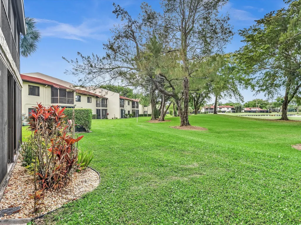 8410 Casa Del Lago Boca Raton FL 33433