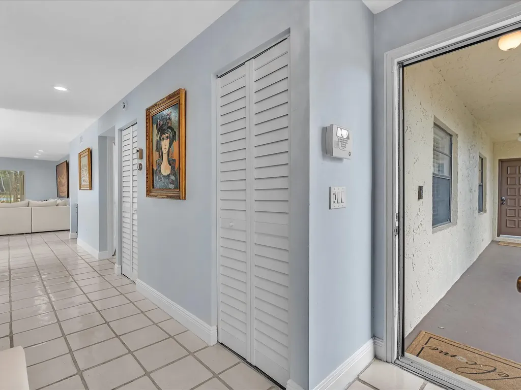 8410 Casa Del Lago Boca Raton FL 33433