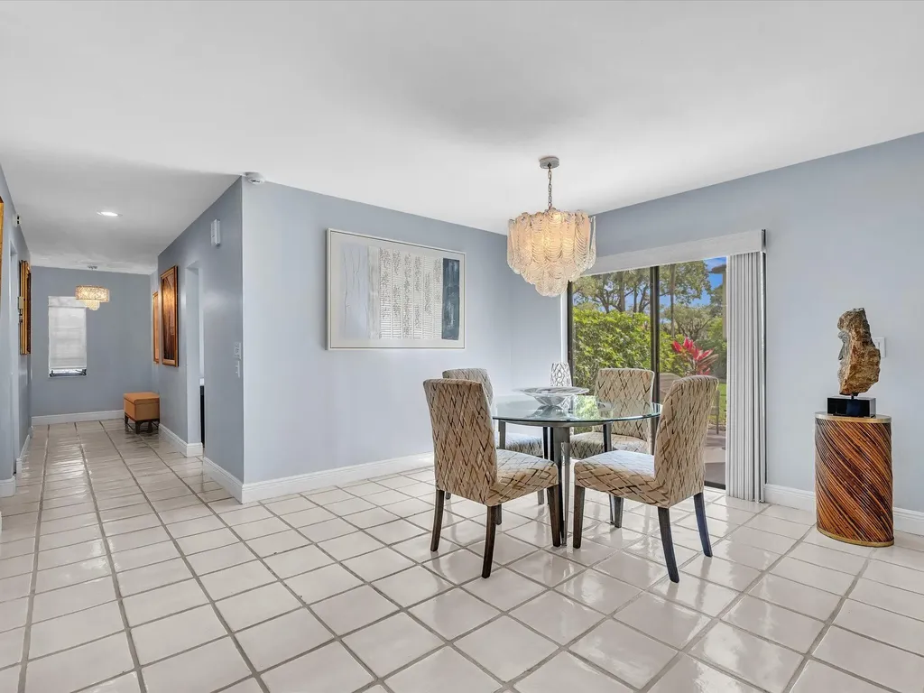 8410 Casa Del Lago Boca Raton FL 33433