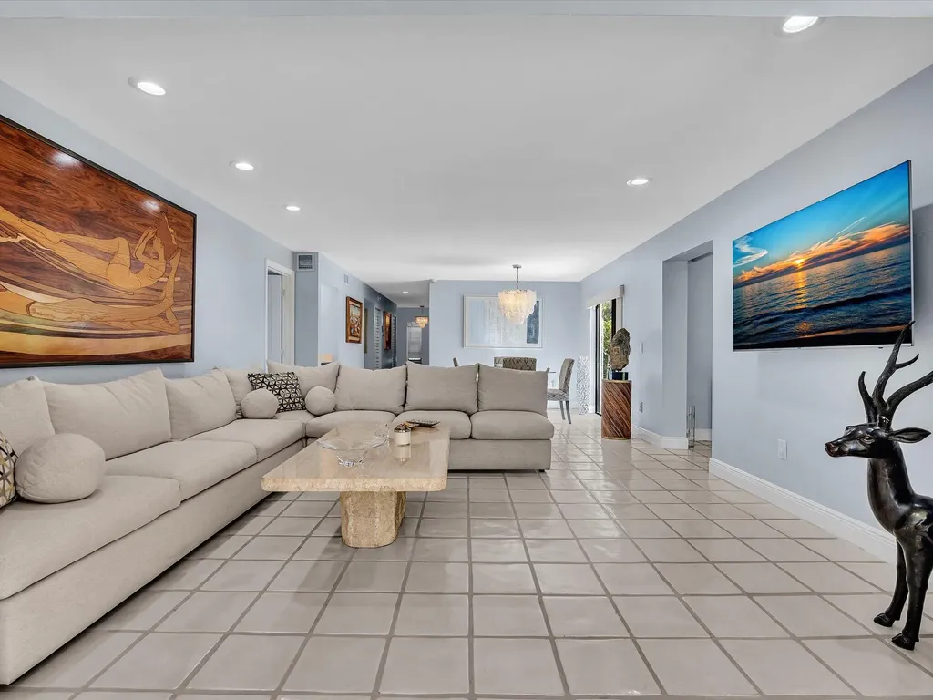 8410 Casa Del Lago Boca Raton FL 33433