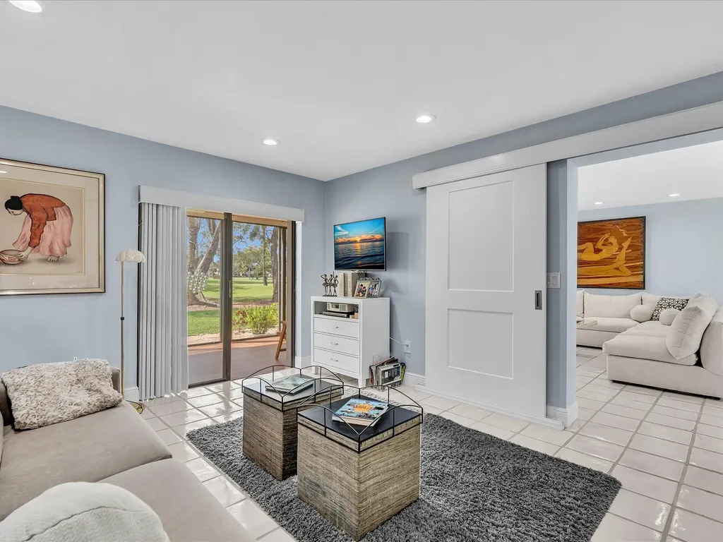 8410 Casa Del Lago Boca Raton FL 33433