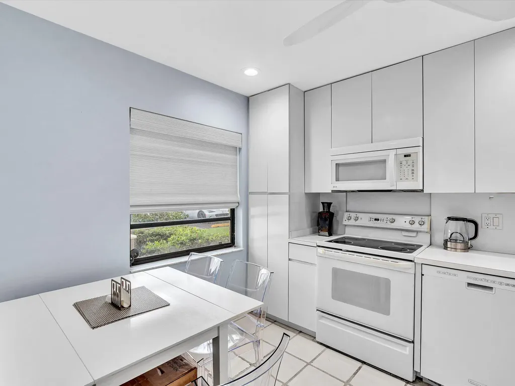 8410 Casa Del Lago Boca Raton FL 33433