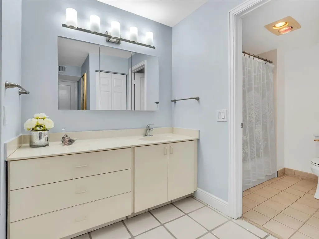 8410 Casa Del Lago Boca Raton FL 33433