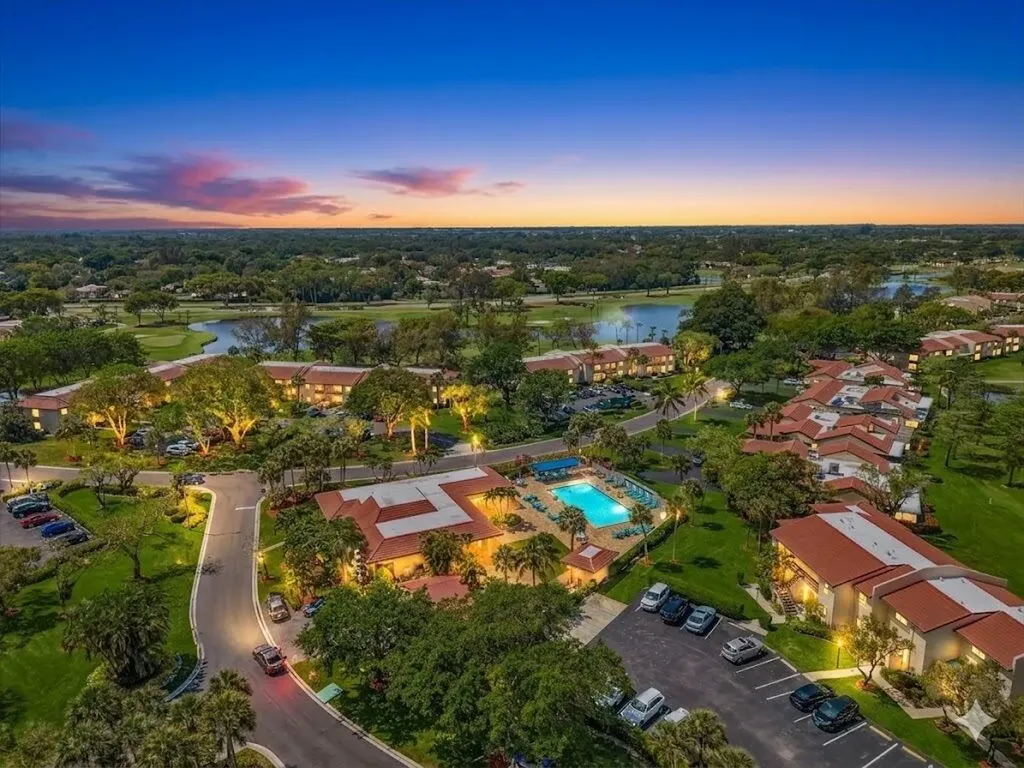 8410 Casa Del Lago Boca Raton FL 33433
