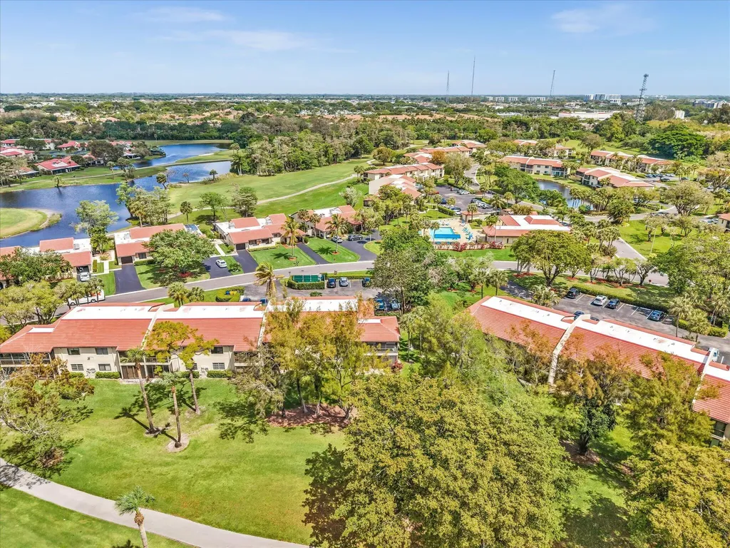 8410 Casa Del Lago Boca Raton FL 33433