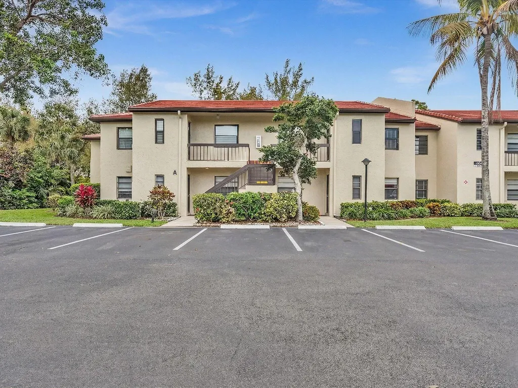 8410 Casa Del Lago Boca Raton FL 33433