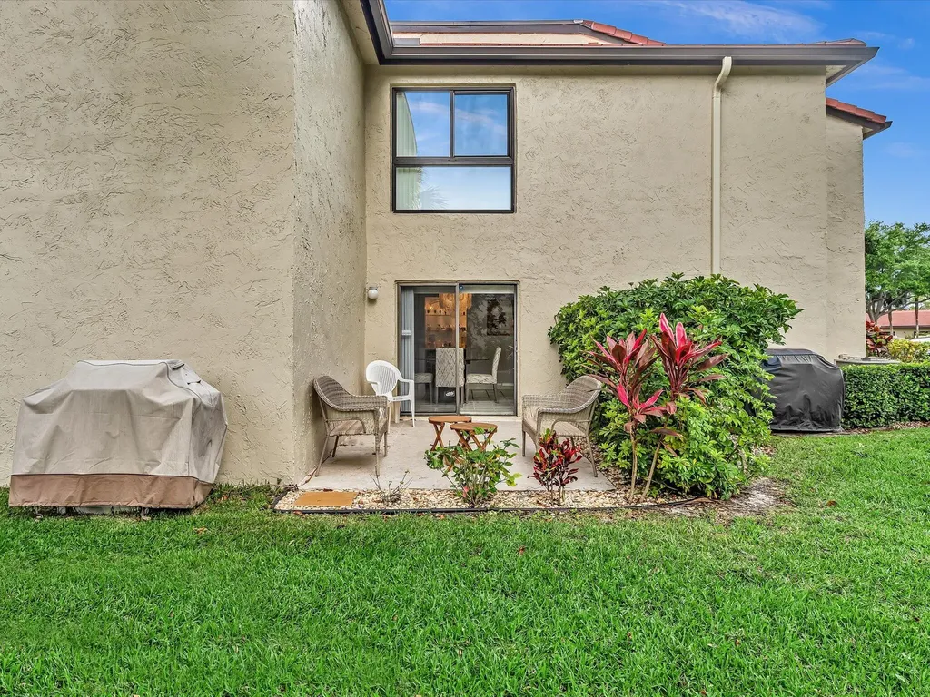8410 Casa Del Lago Boca Raton FL 33433