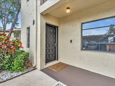 8410 Casa Del Lago Boca Raton FL 33433