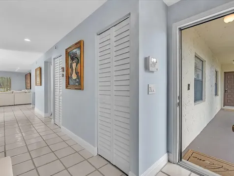 8410 Casa Del Lago Boca Raton FL 33433