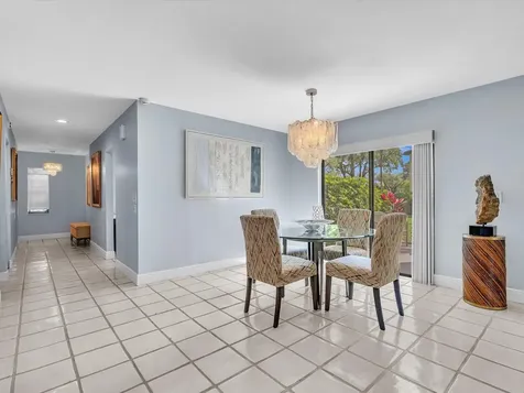 8410 Casa Del Lago Boca Raton FL 33433