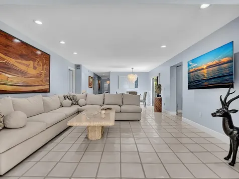 8410 Casa Del Lago Boca Raton FL 33433