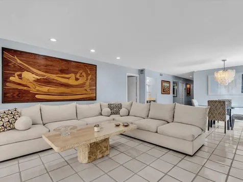 8410 Casa Del Lago Boca Raton FL 33433