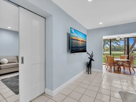 8410 Casa Del Lago Boca Raton FL 33433