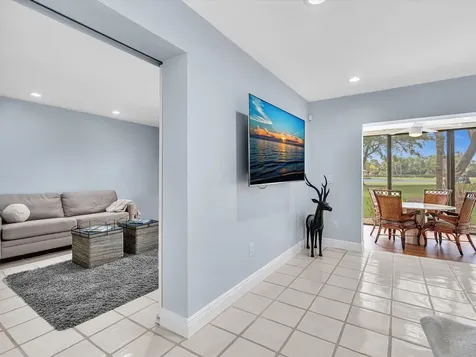 8410 Casa Del Lago Boca Raton FL 33433