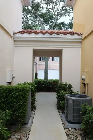 80 Live Oak Circle Tequesta FL 33469