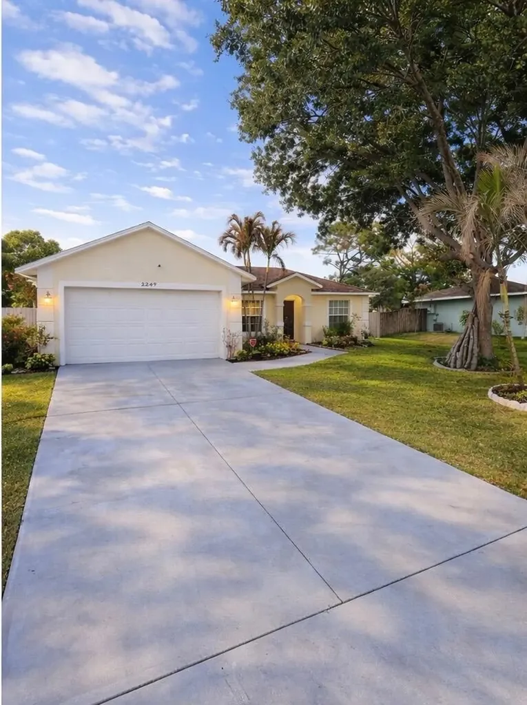 2249 SE Glover Street Port St Lucie FL 34984