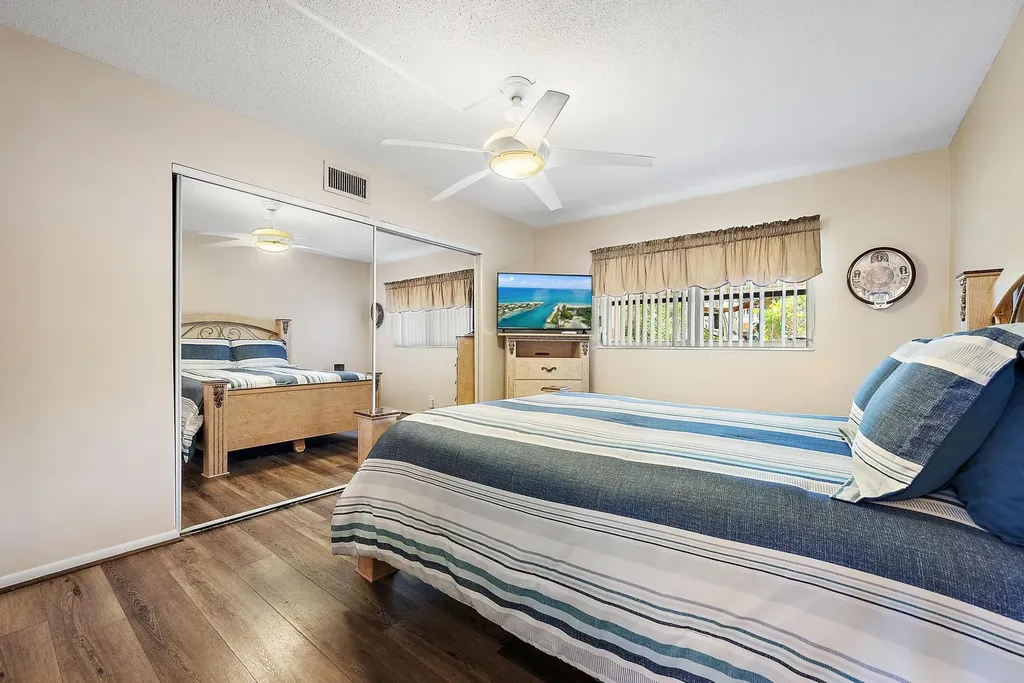 2164 NE 1st Way Boynton Beach FL 33435