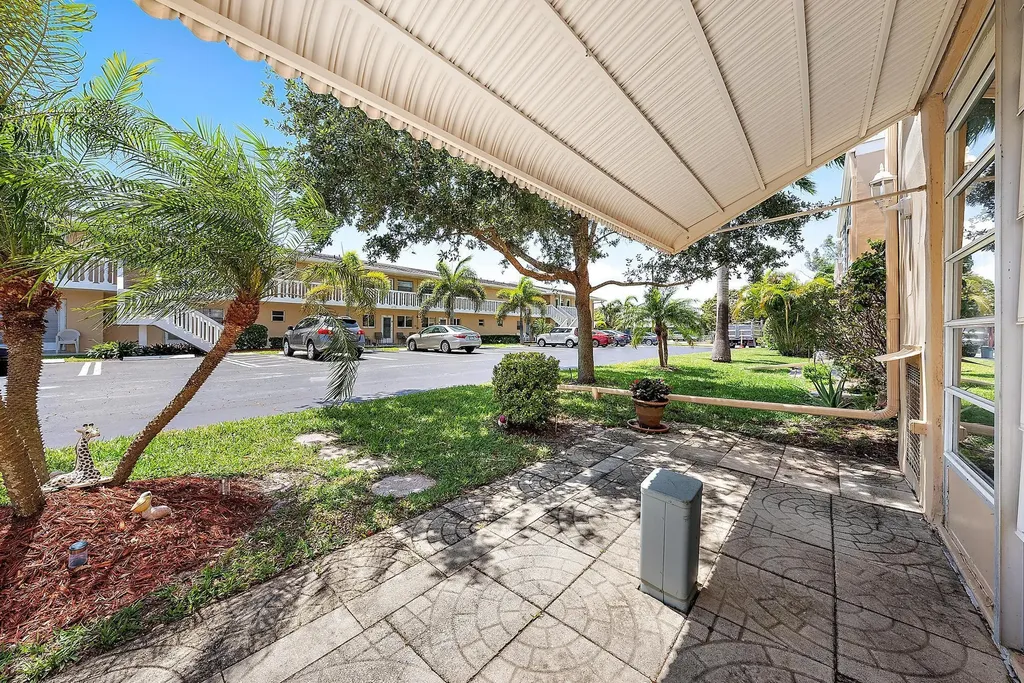 2164 NE 1st Way Boynton Beach FL 33435