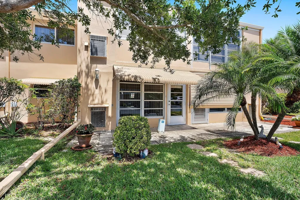 2164 NE 1st Way Boynton Beach FL 33435