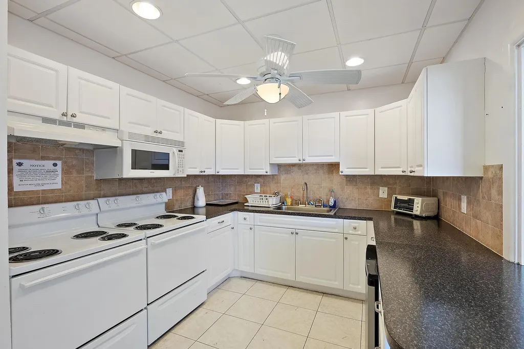 2164 NE 1st Way Boynton Beach FL 33435