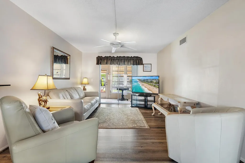 2164 NE 1st Way Boynton Beach FL 33435