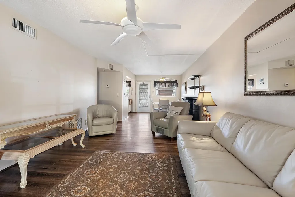 2164 NE 1st Way Boynton Beach FL 33435
