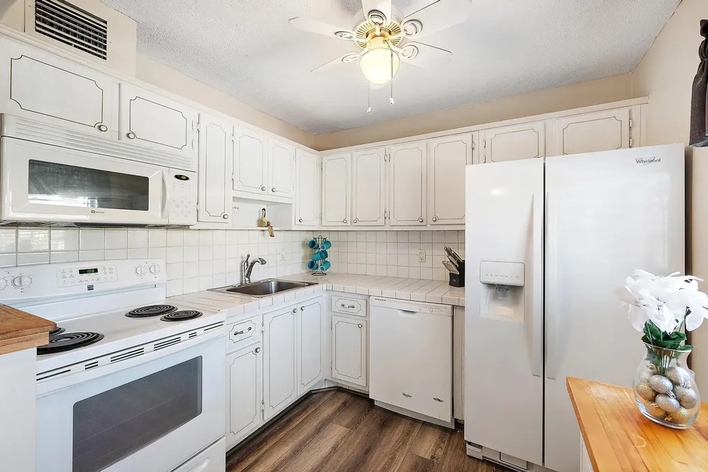 2164 NE 1st Way Boynton Beach FL 33435
