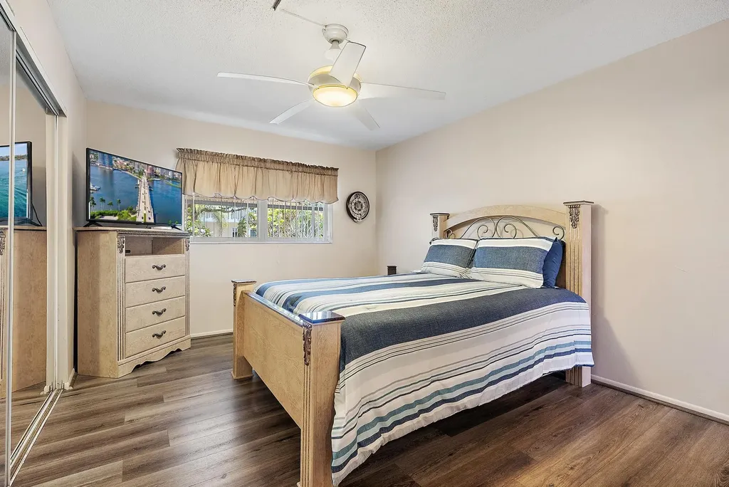 2164 NE 1st Way Boynton Beach FL 33435