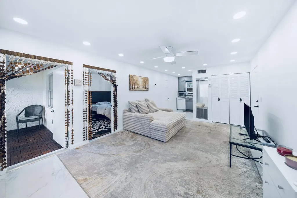 129 Lake Carol Drive West Palm Beach FL 33411