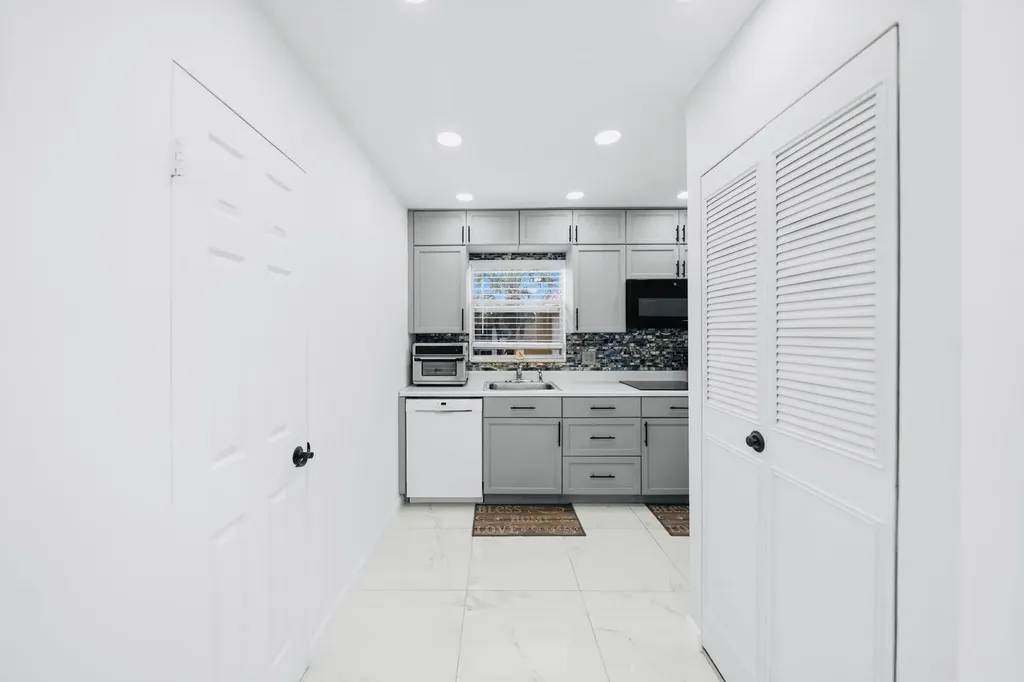 129 Lake Carol Drive West Palm Beach FL 33411