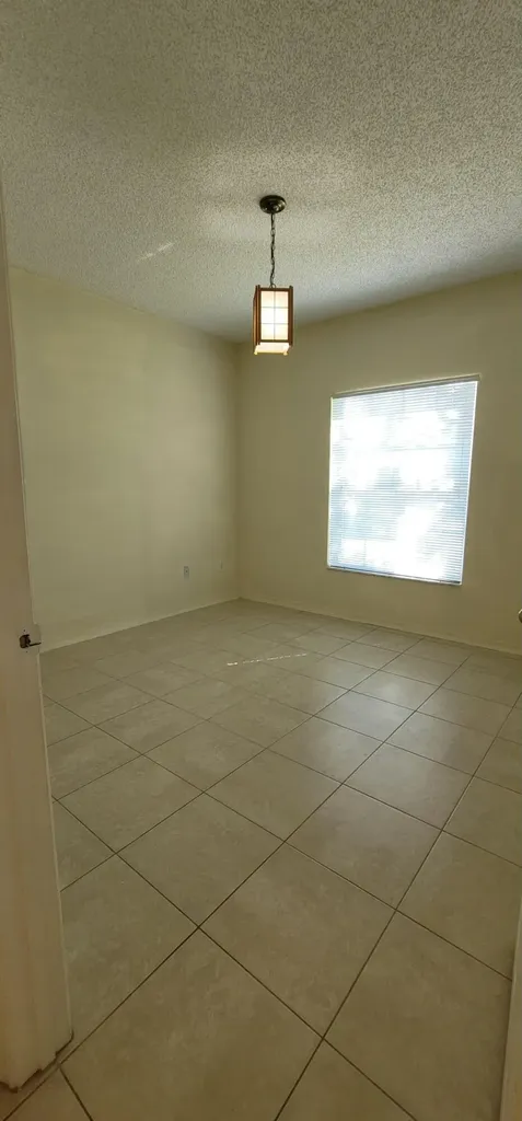 5032 Lantana Road Lake Worth FL 33463