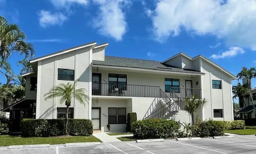 1303 Clubhouse Circle Jupiter FL 33477