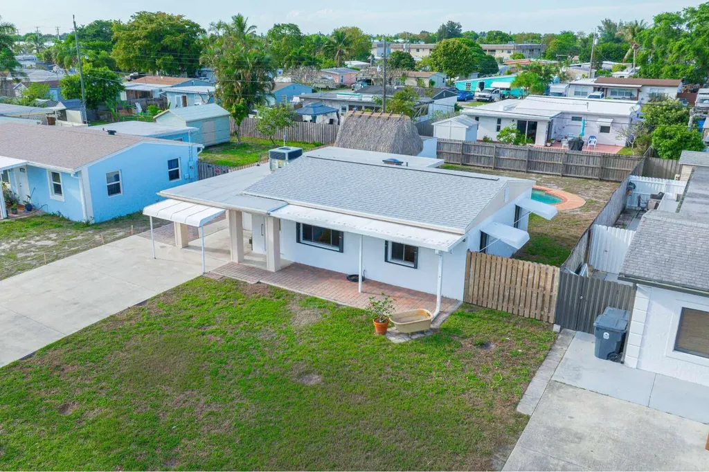 3110 Scanlan Avenue Lake Worth FL 33461