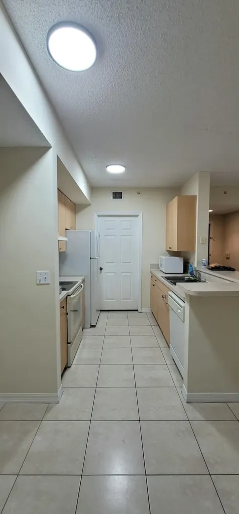 5032 Lantana Road Lake Worth FL 33463