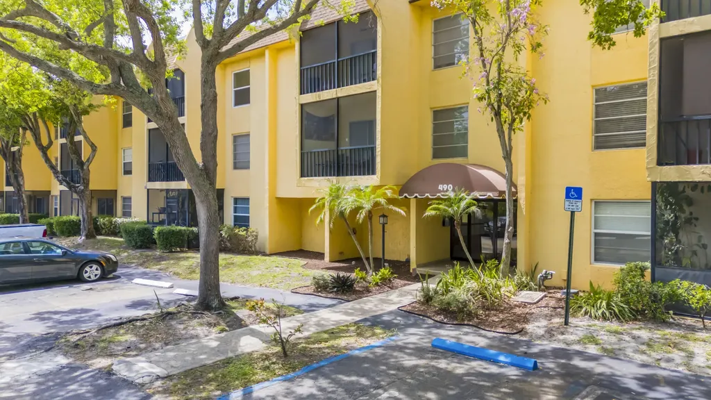 490 NW 20th Street Boca Raton FL 33431