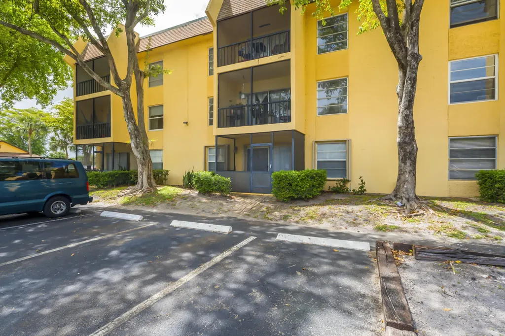 490 NW 20th Street Boca Raton FL 33431