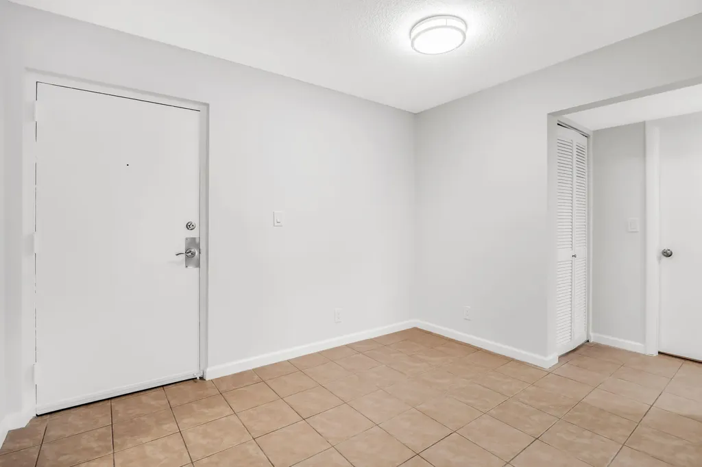 490 NW 20th Street Boca Raton FL 33431