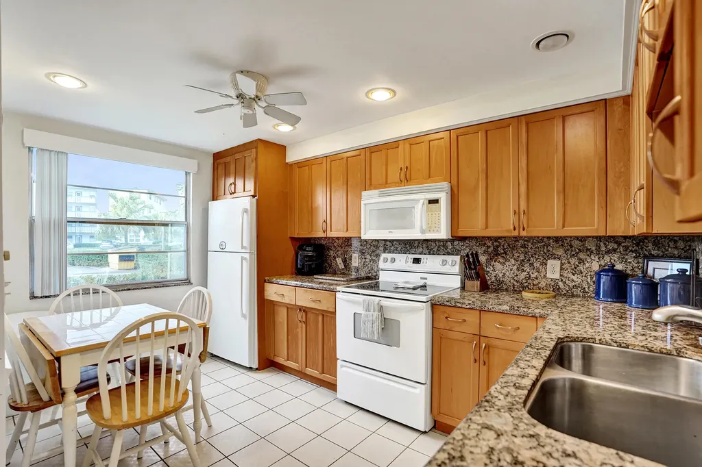 1020 Lincoln Boca Raton FL 33434