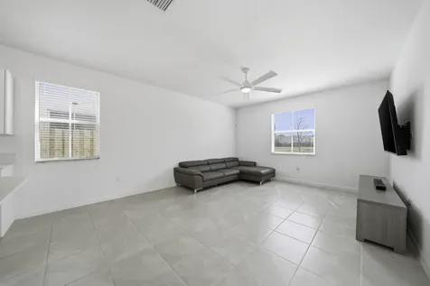 2324 NW 130th Street Miami FL 33167