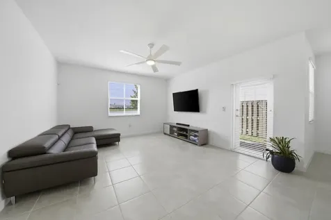 2324 NW 130th Street Miami FL 33167