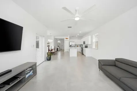 2324 NW 130th Street Miami FL 33167