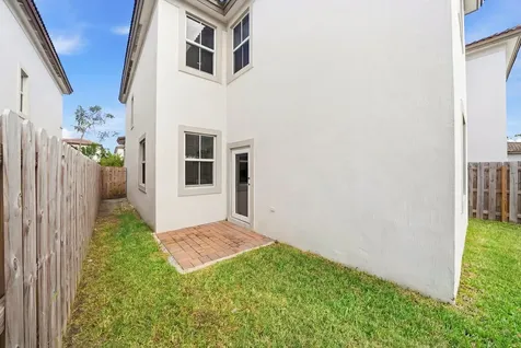 2324 NW 130th Street Miami FL 33167