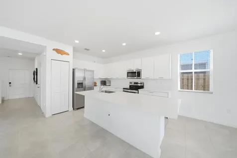 2324 NW 130th Street Miami FL 33167