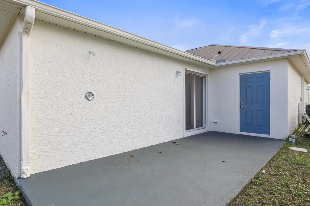 224 16th Place SW Vero Beach FL 32962
