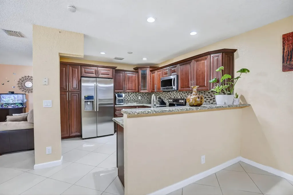 5449 NW 95th Avenue Sunrise FL 33351
