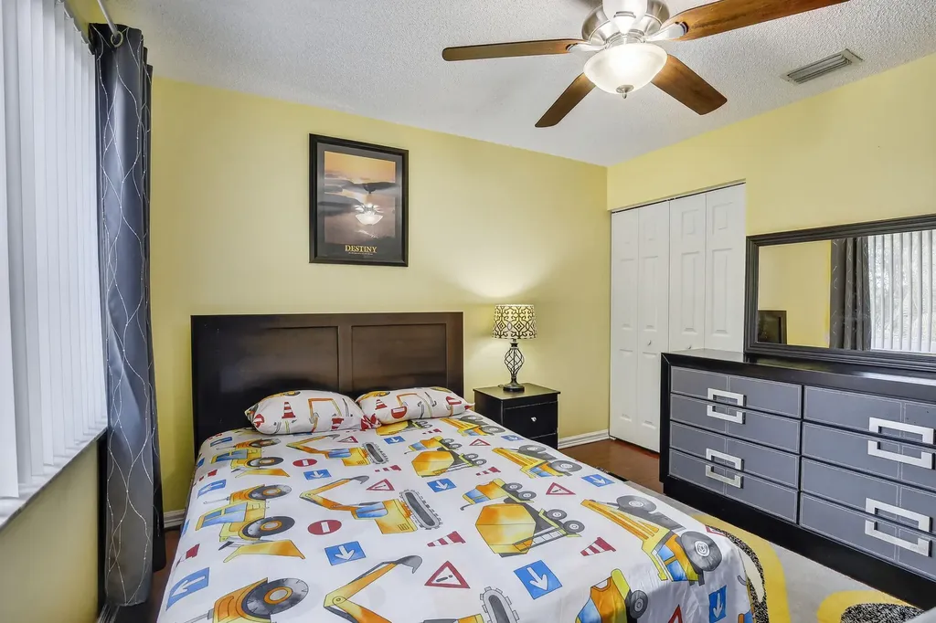 5449 NW 95th Avenue Sunrise FL 33351