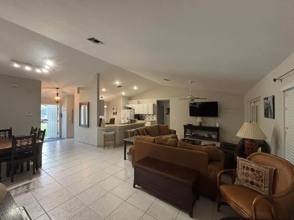 1094 Raintree Lane Wellington FL 33414