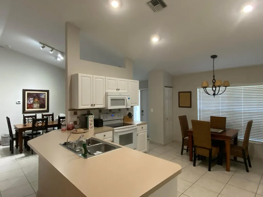 1094 Raintree Lane Wellington FL 33414