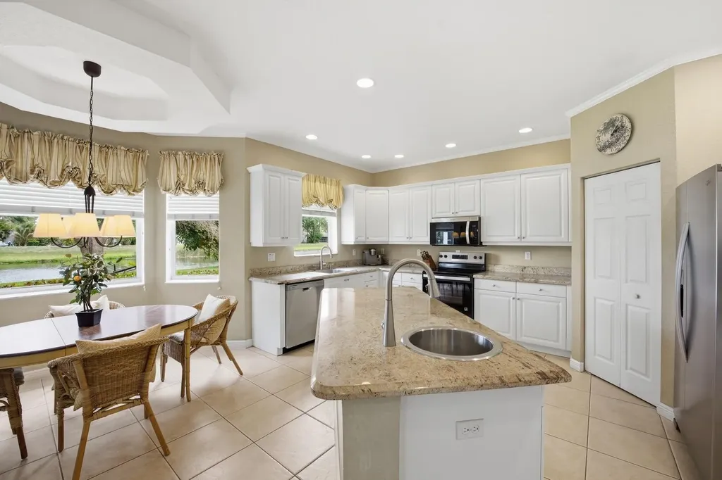 2462 Westmont Place Royal Palm Beach FL 33411